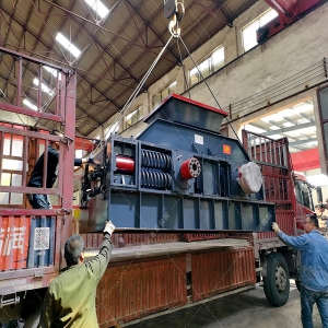 2PGY1000x700型液壓對輥破碎機發貨圖片 