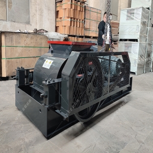 1000*700液壓對輥制砂機，1210反擊破發往四川