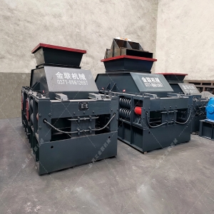 2PGC600x750雙齒輥破碎機(jī)設(shè)備發(fā)貨圖片