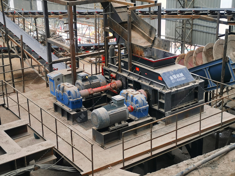 石英石硬度高，對輥制砂機(jī)能否穩(wěn)定運(yùn)行并保證出料質(zhì)量？